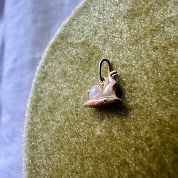 Catbird NYC Phyllis the Snail Charm 14K Solid Gold & Pearl - Picture 6 of 6